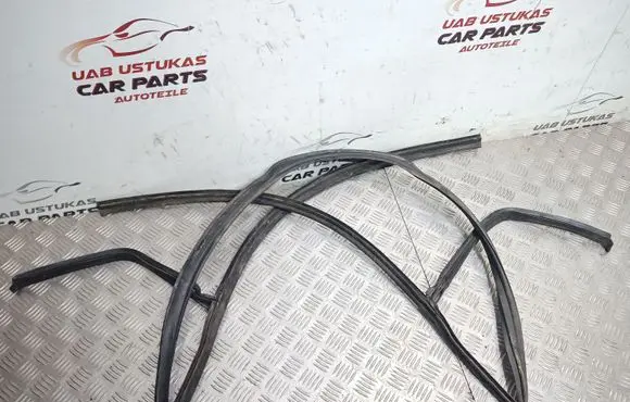 BMW 5 E34 Engine compartment rubber 