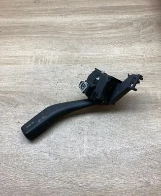 Volkswagen Scirocco Indicator stalk 1K0953513 01103500