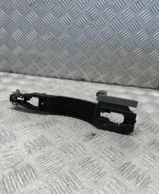 Rear door exterior handle/bracket