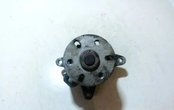 Land Rover Discovery 3 - LR3 Water pump