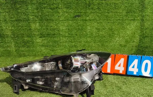 Mazda CX-5 II Headlight/headlamp K12451040