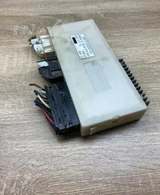 BMW 7 E38 Comfort/convenience module 8376641 608377 WithPlug
