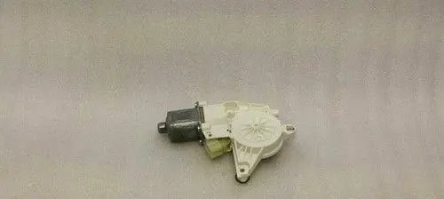Mercedes-Benz E W212 Front door window regulator motor A2048200142