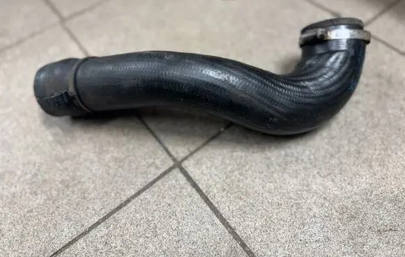 Intercooler hose/pipe