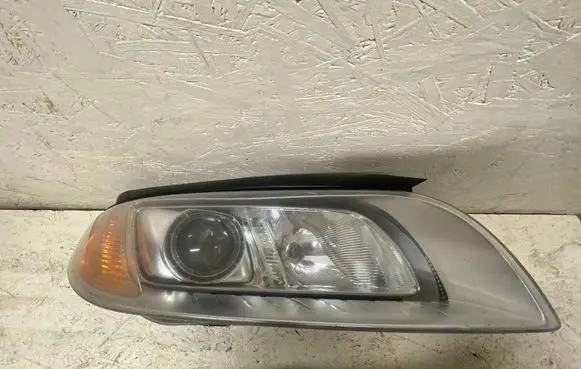 Volvo XC70 Headlight/headlamp 31353533 6336200000