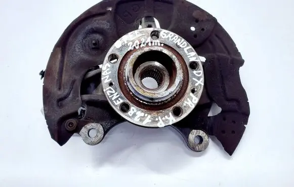 Front wheel hub