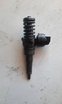 Volkswagen PASSAT B6 Fuel injectors set 038130073BQ