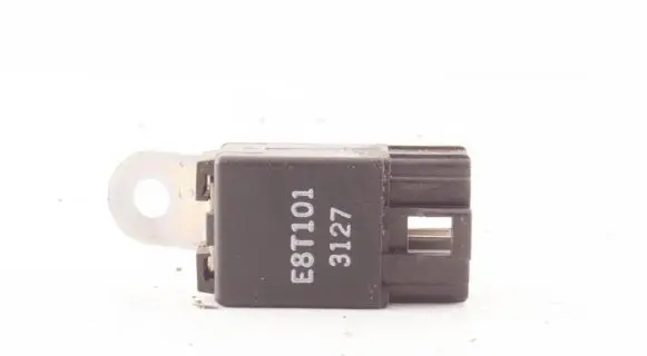Mitsubishi Pajero Other relay E8T101 3127