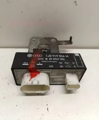 Skoda Fabia Mk2 (5J) Coolant fan relay 1J0919506M 898967000