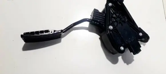 Honda CR-V Accelerator throttle pedal