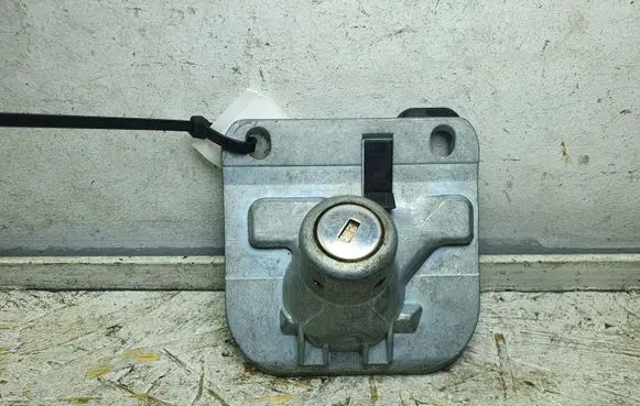 Volvo S80 Tailgate exterior lock 31253043