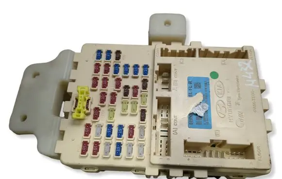 Hyundai ix35 Fuse module 919502S741 H2SD0419 MA065501