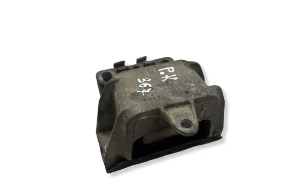Volkswagen Golf IV Engine mount bracket 999667001