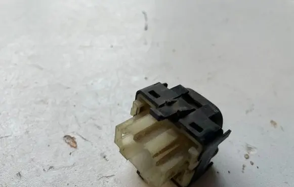 Volkswagen Golf III Electric window control switch 1H0959855C
