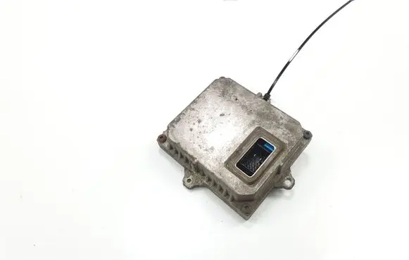 Audi A8 S8 D2 4D Voltage converter/converter module 1307329066