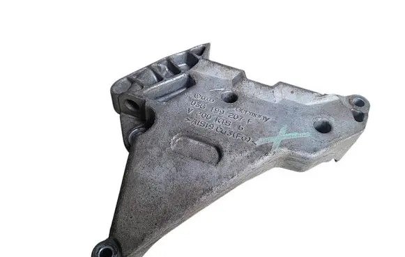 Skoda Octavia Mk2 (1Z) Engine mounting bracket 03G199207F