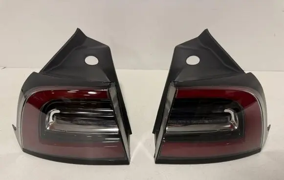 Tesla Model 3 Rear/tail lights set 107739900G 107740000G 1077400