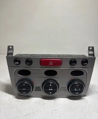 Alfa Romeo 147 Climate control unit 01560513690 0000390030