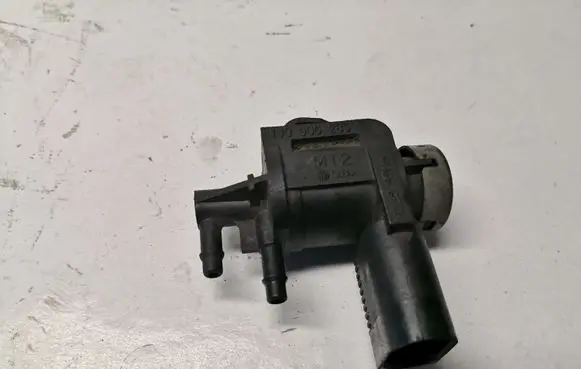 Volkswagen Golf IV Turbo solenoid valve 1J0906283C