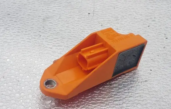 Skoda Roomster (5J) Airbag deployment crash/impact sensor 1T0909606A 5WK43340