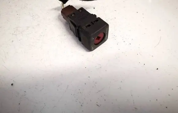 Passenger airbag on/off switch