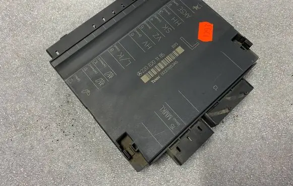 Mercedes-Benz S W220 Seat control module 2208201185
