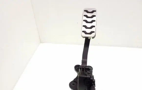KIA Ceed Accelerator throttle pedal 327001H810 32700XXXXX