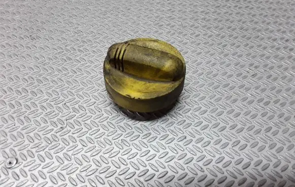 Renault Megane II Oil filler cap 