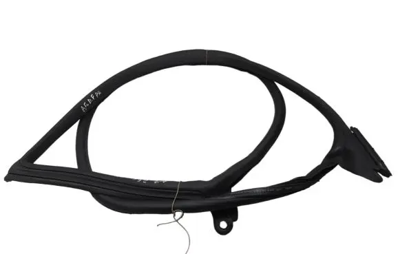 Audi A7 S7 4K8 Front door rubber seal 4K8831708 S5402821R