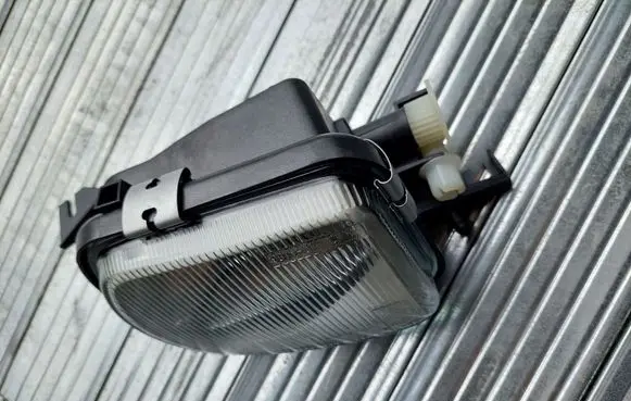 Mercedes-Benz C W203 Front fog light 190186019 2158200556