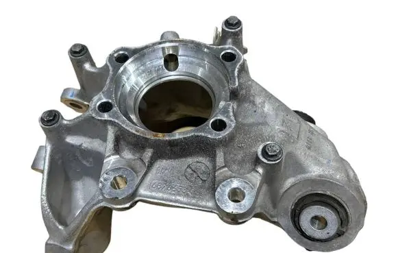 BMW X7 G07 Rear wheel hub spindle/knuckle 6876653 6876651 33306876651