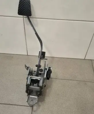 Hyundai Kona I Clutch pedal 32802J9200