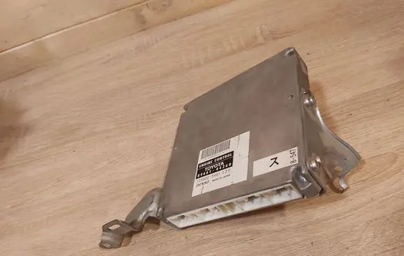 Toyota Avensis Verso Engine control unit/module 8966144360