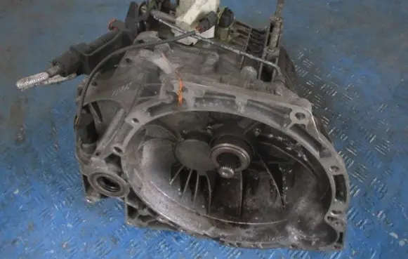 Ford Focus Manual 6 speed gearbox XS4R7F097AB