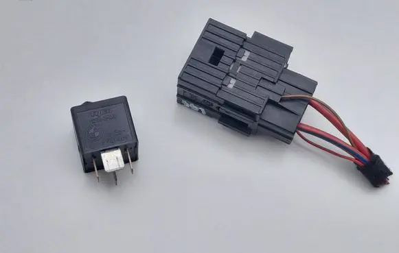 BMW 5 E60 E61 Other relay 6901469 61366901469