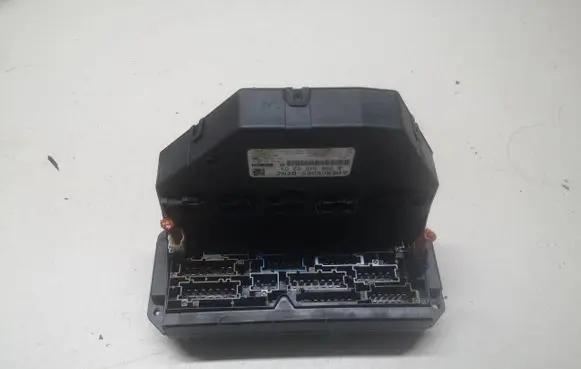 Mercedes-Benz C W204 Fuse box set A2045456201 A2044423200 A2045456601