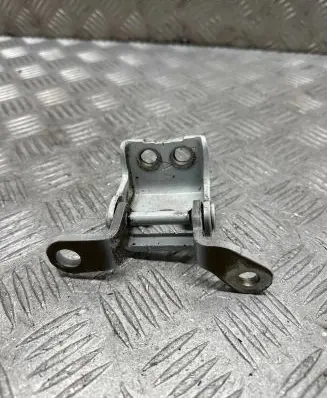 Honda CR-V Rear door upper hinge