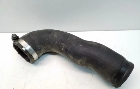 Volkswagen Jetta VI Intercooler hose/pipe 5C0145834