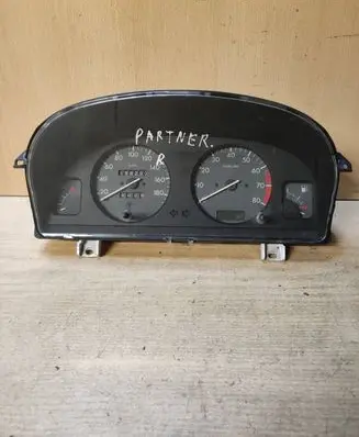 Peugeot Partner Speedometer (instrument cluster) 9635681080 529906