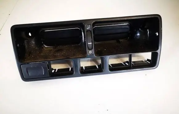 Volkswagen Golf IV Dash center air vent grill 1j0819728c 1j0819736c