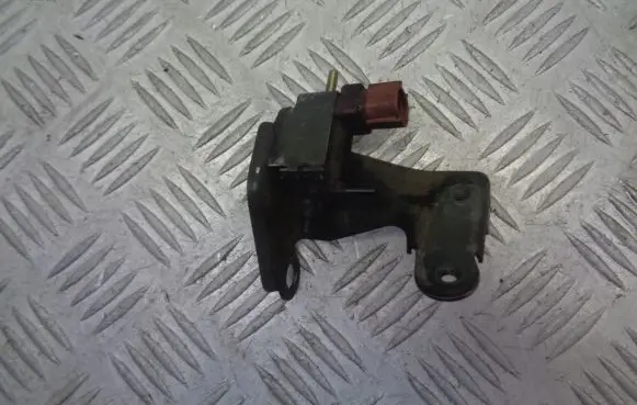Toyota Avensis T220 Vacuum valve 25819-27010