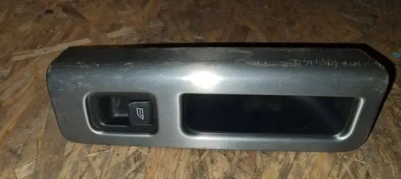 Volvo V50 Electric window control switch 8679678