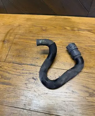 Volvo XC60 Engine coolant pipe/hose