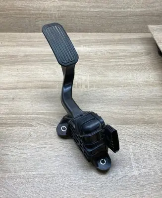 Toyota Prius (XW20) Accelerator throttle pedal 7812047050