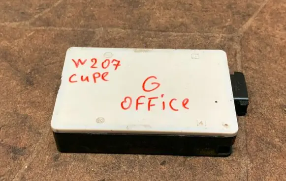 Mercedes-Benz E C207 W207 Blind spot module A0009054503