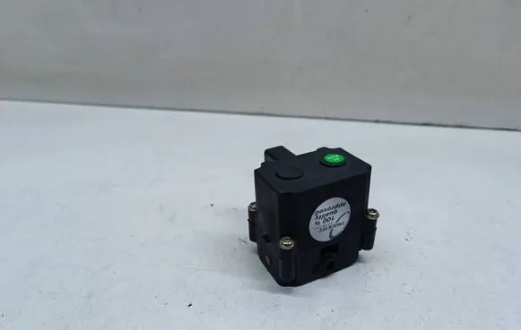 BMW 5 F10 F11 Air suspension valve block 