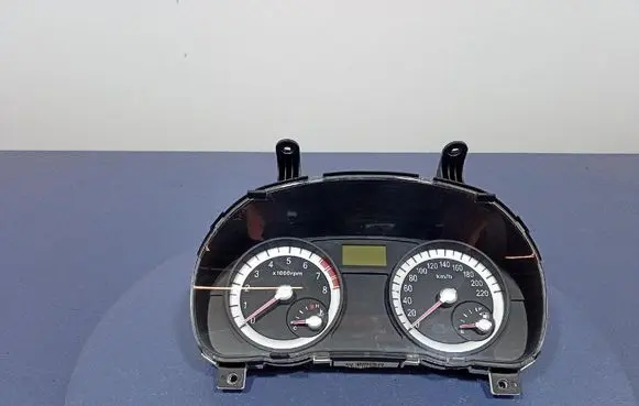 Speedometer (instrument cluster)