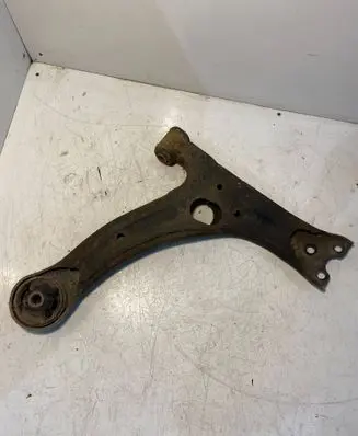 Toyota Prius (NHW20) Front lower control arm/wishbone