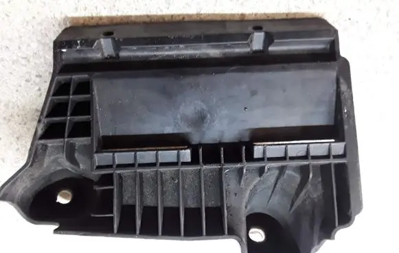 Battery tray