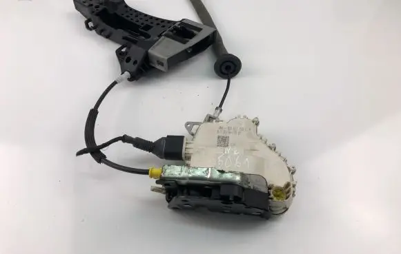 Audi Q5 SQ5 Coupe door lock (next to the handle) 8J1837015C